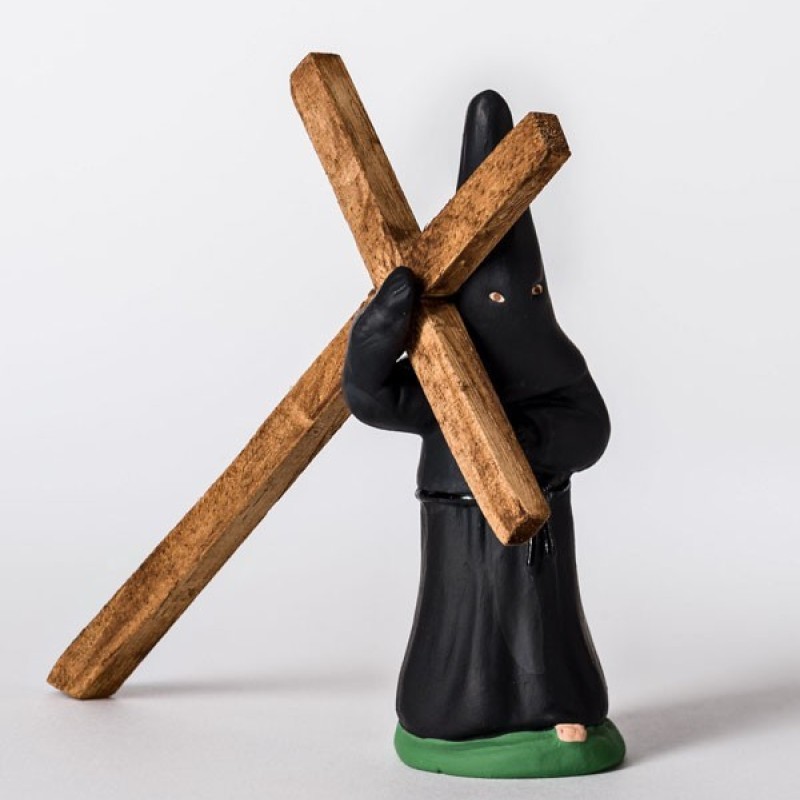 Santon le pénitent noir à la croix